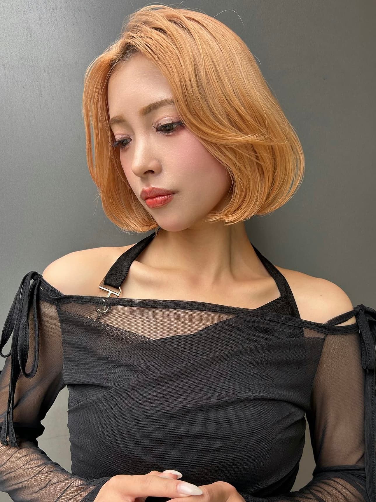 Gold Compact Bob