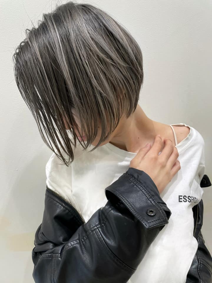 Gray Ash Highlight Short Bob