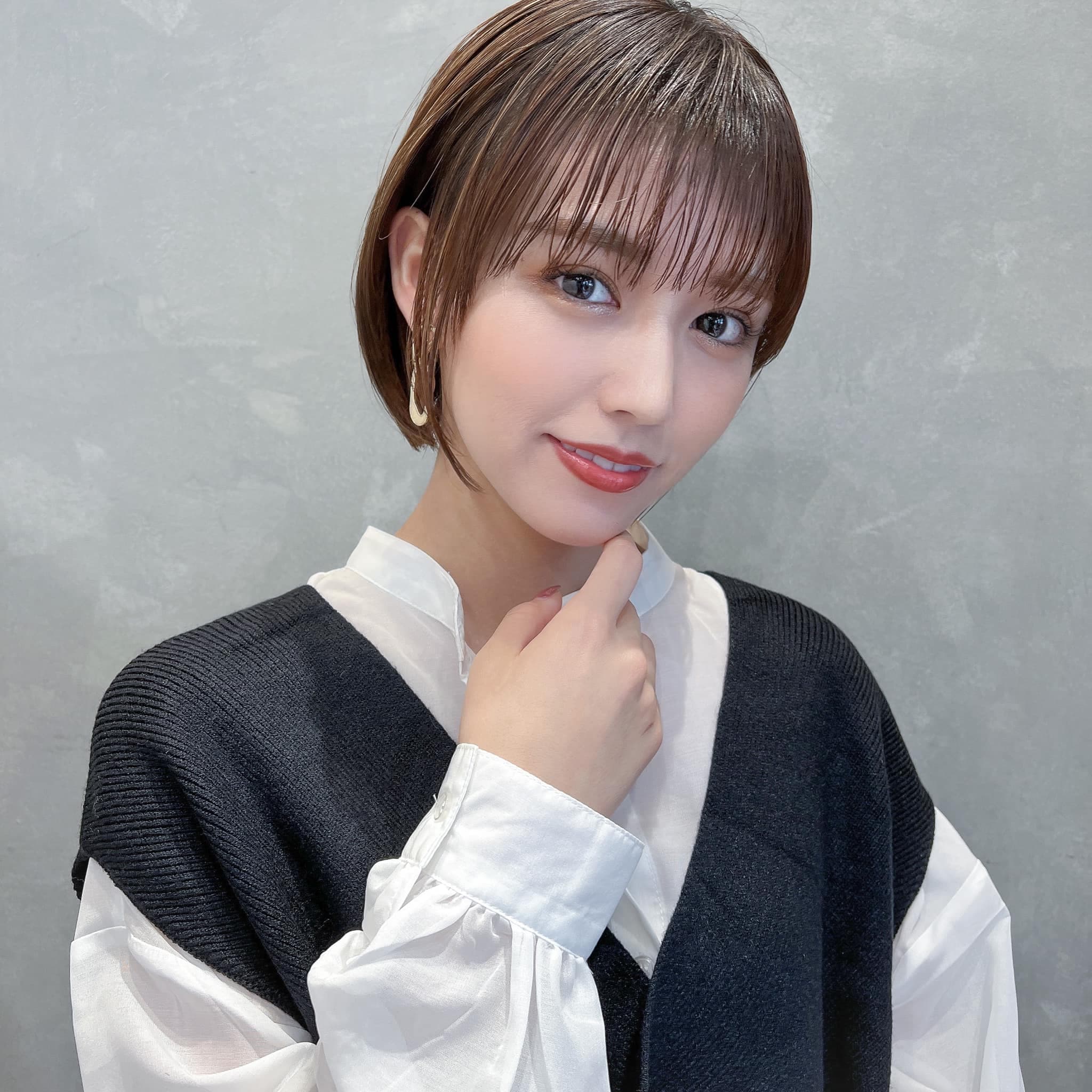 浅棕色的短波波头