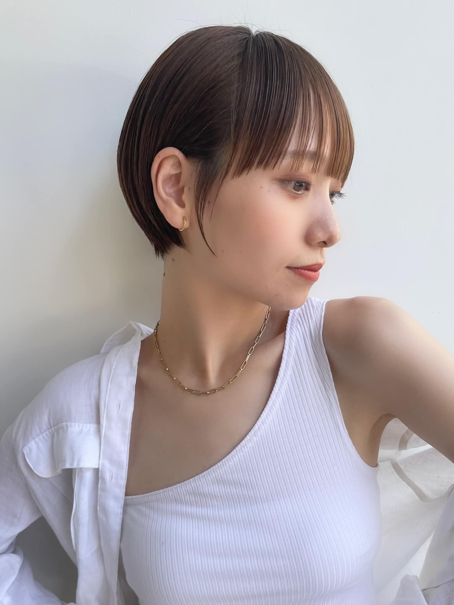 深棕色的短波波头
