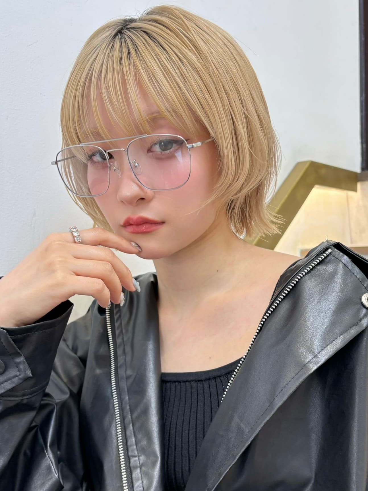 金色亚麻的短波波头