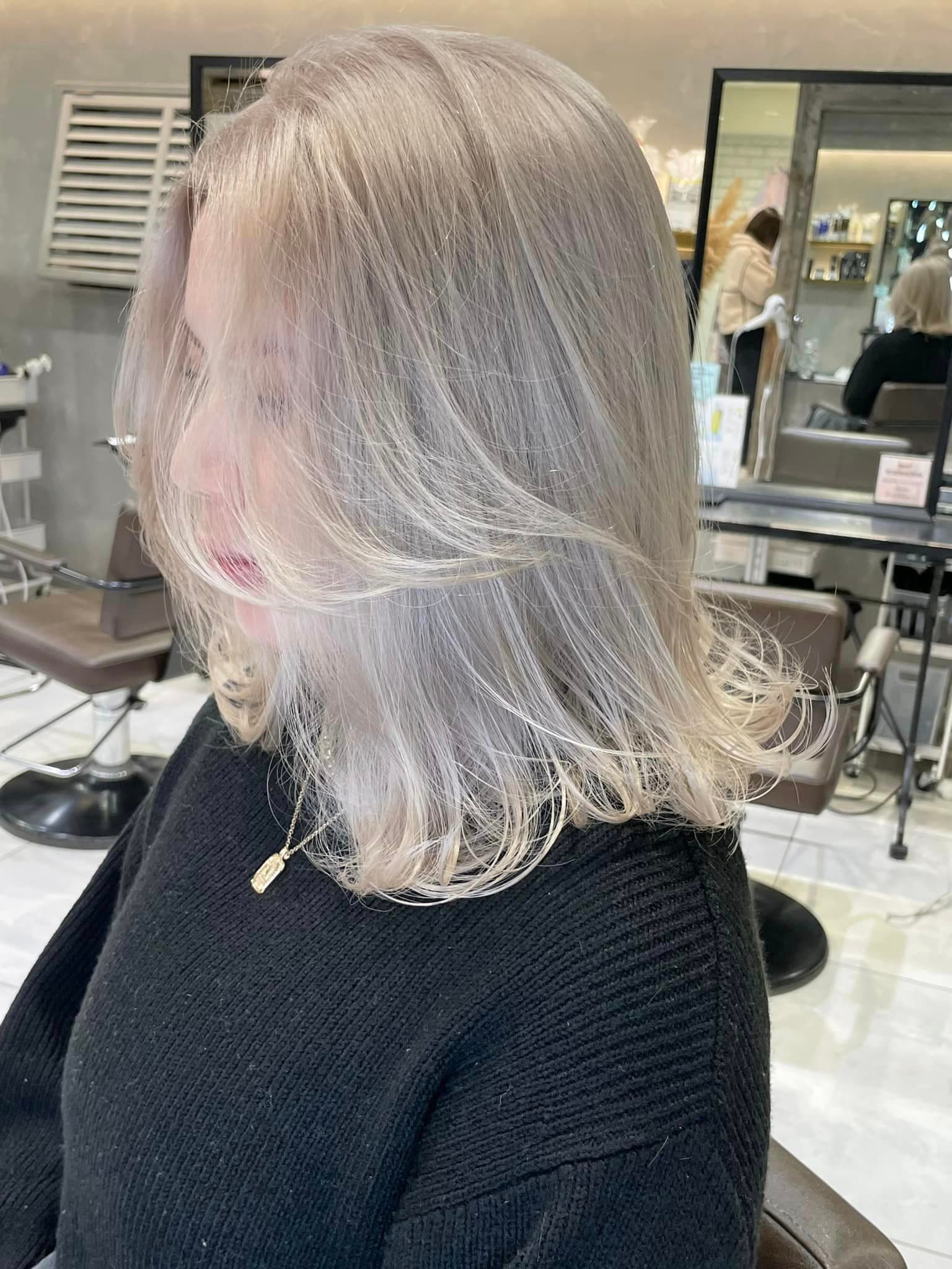 Platinum White Bleach-On Color Medium