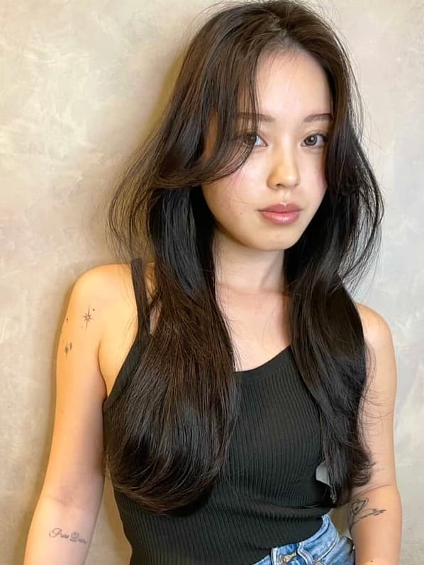 黑色的直发长发