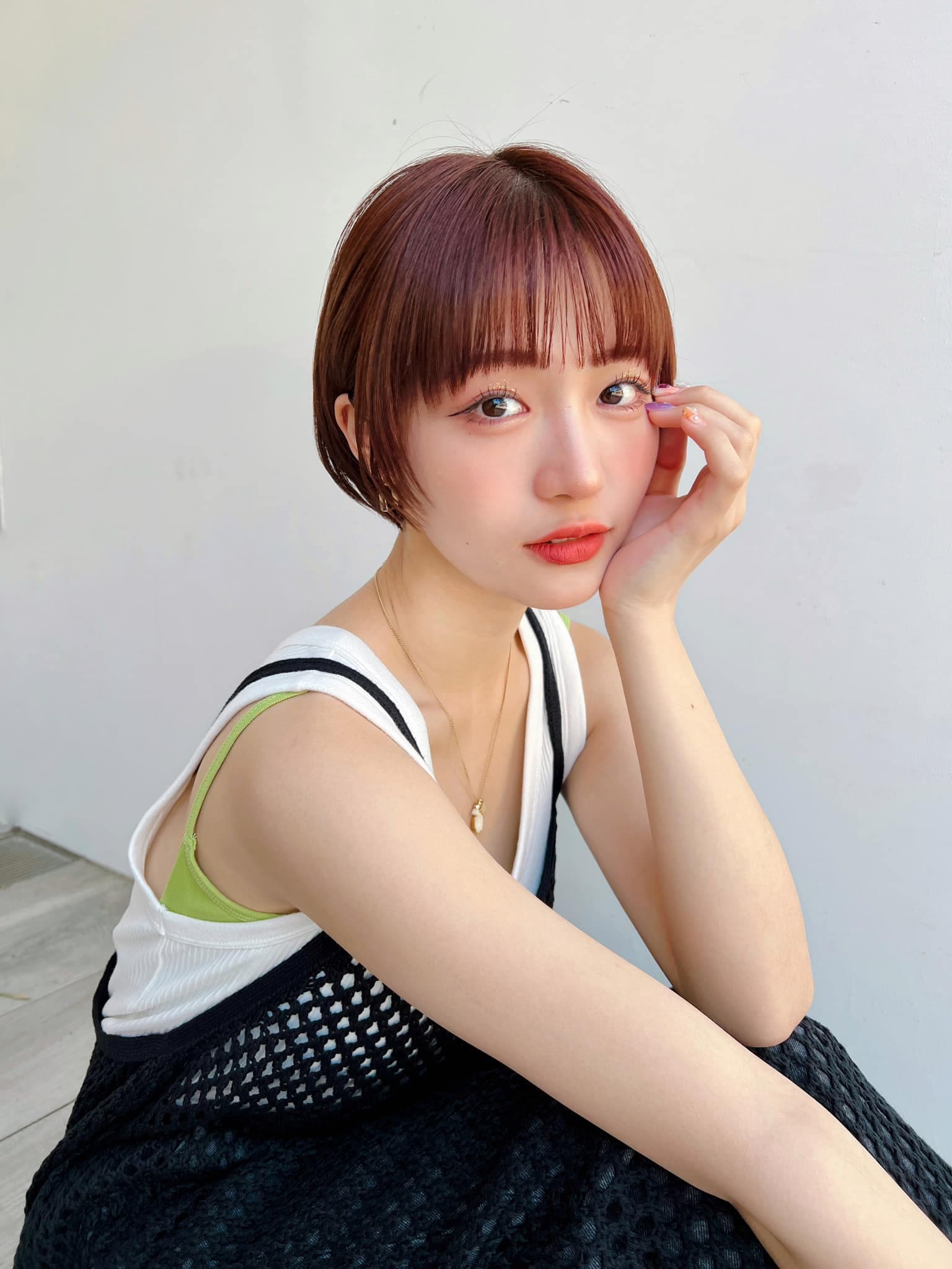 粉棕色的短波波头