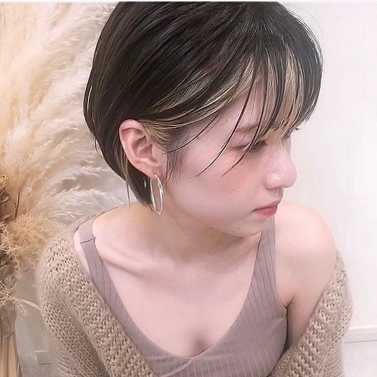 黑发 × 的双色短发