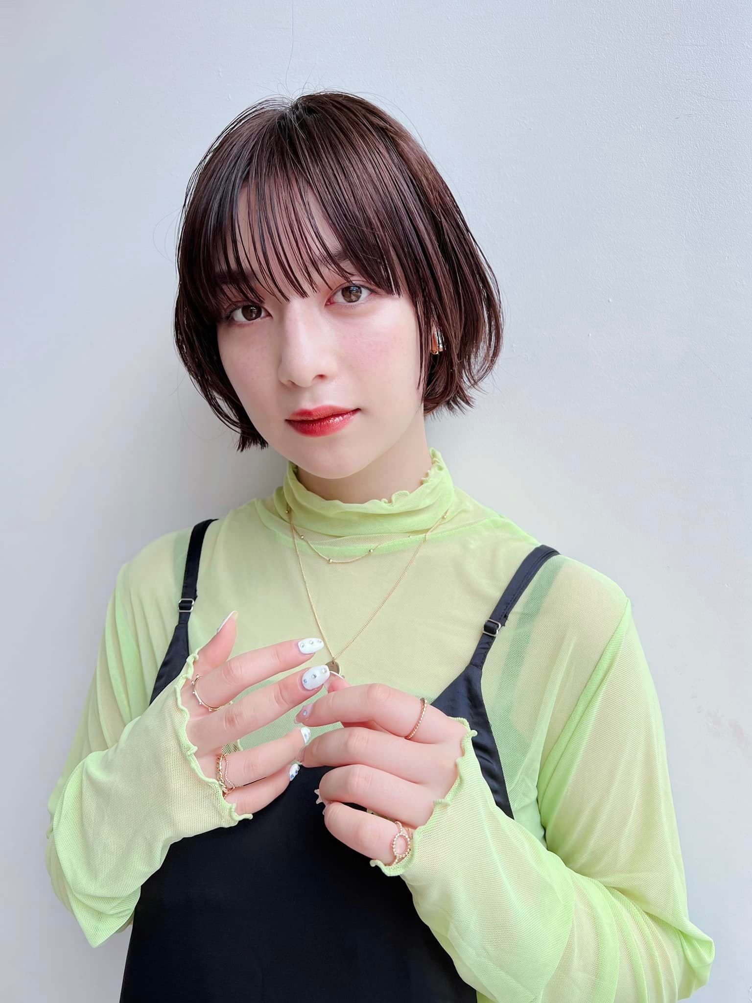 深紫棕色的短波波头