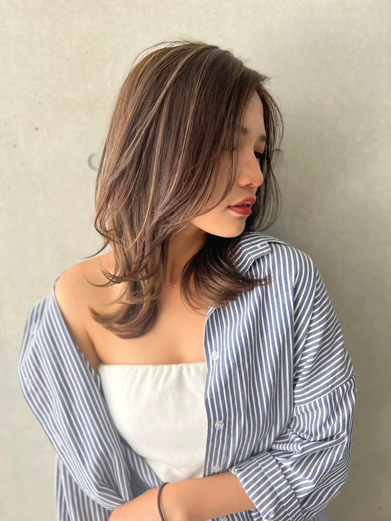Dark Brown Wavy Semi-Long