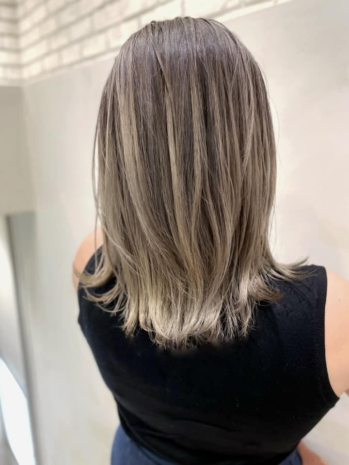 Layered Greige Gradation Medium