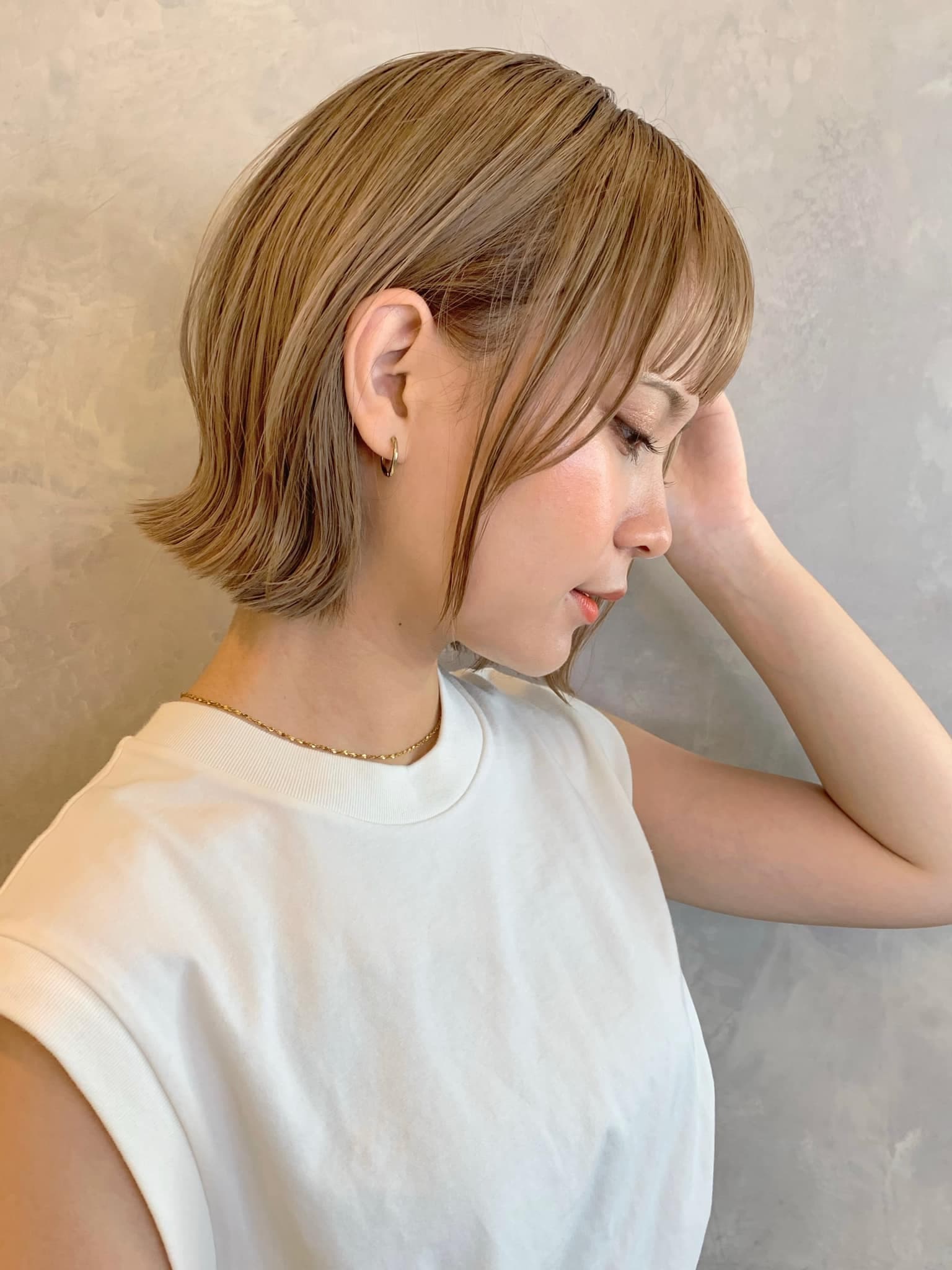 Gold Blonde Side-View Bob