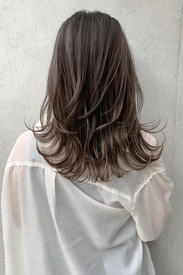 Highlight Silver Gray Medium Short Bob