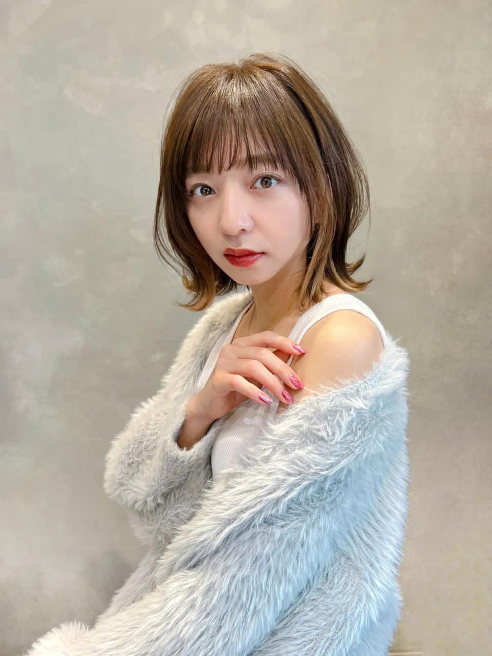 Light Brown Highlights Wavy Bob
