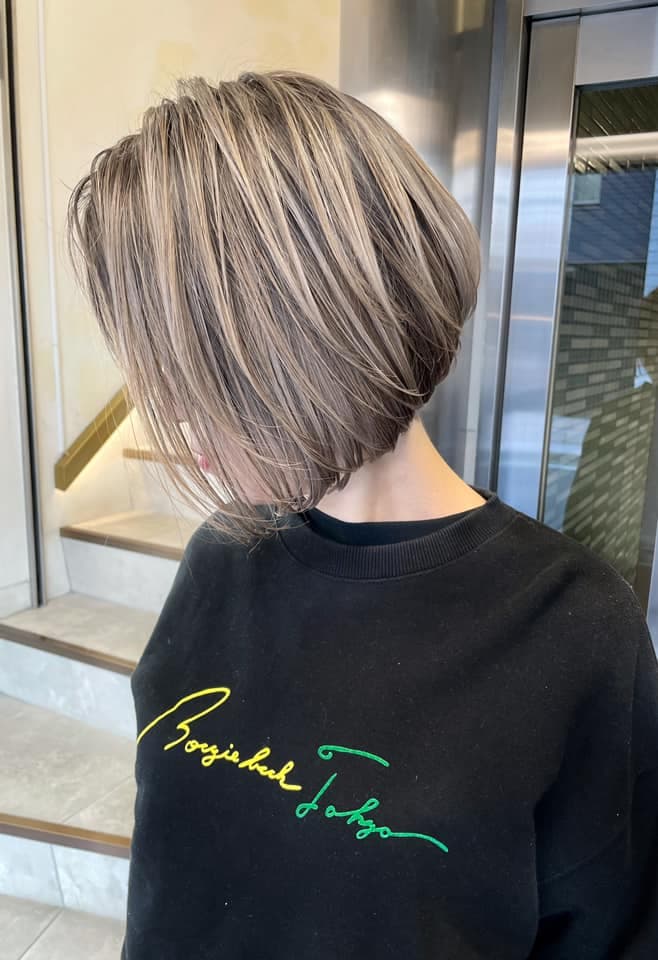 Gray Ash Highlight Medium Bob