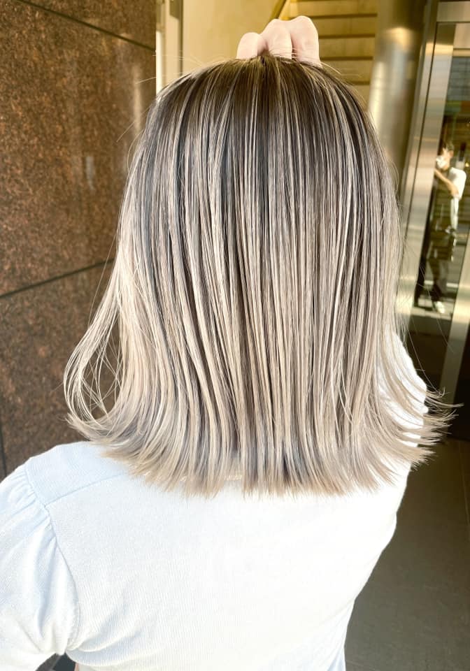Silver Gray Highlight Short Bob
