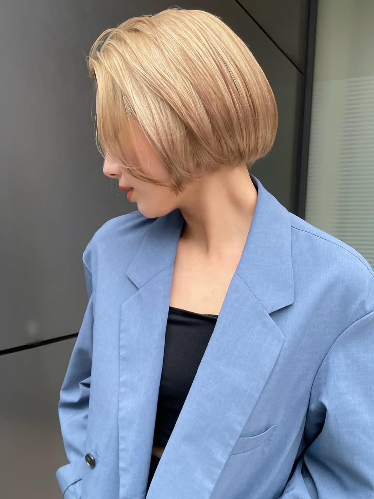 米色亚麻的短波波头