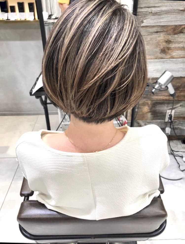 Layered Greige Brown Medium