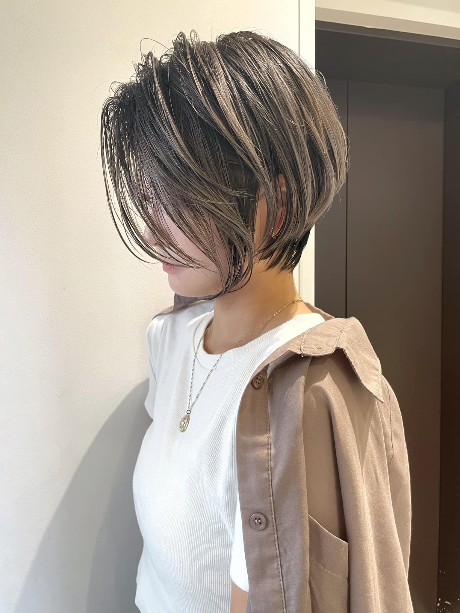 黑色 挑染重短发