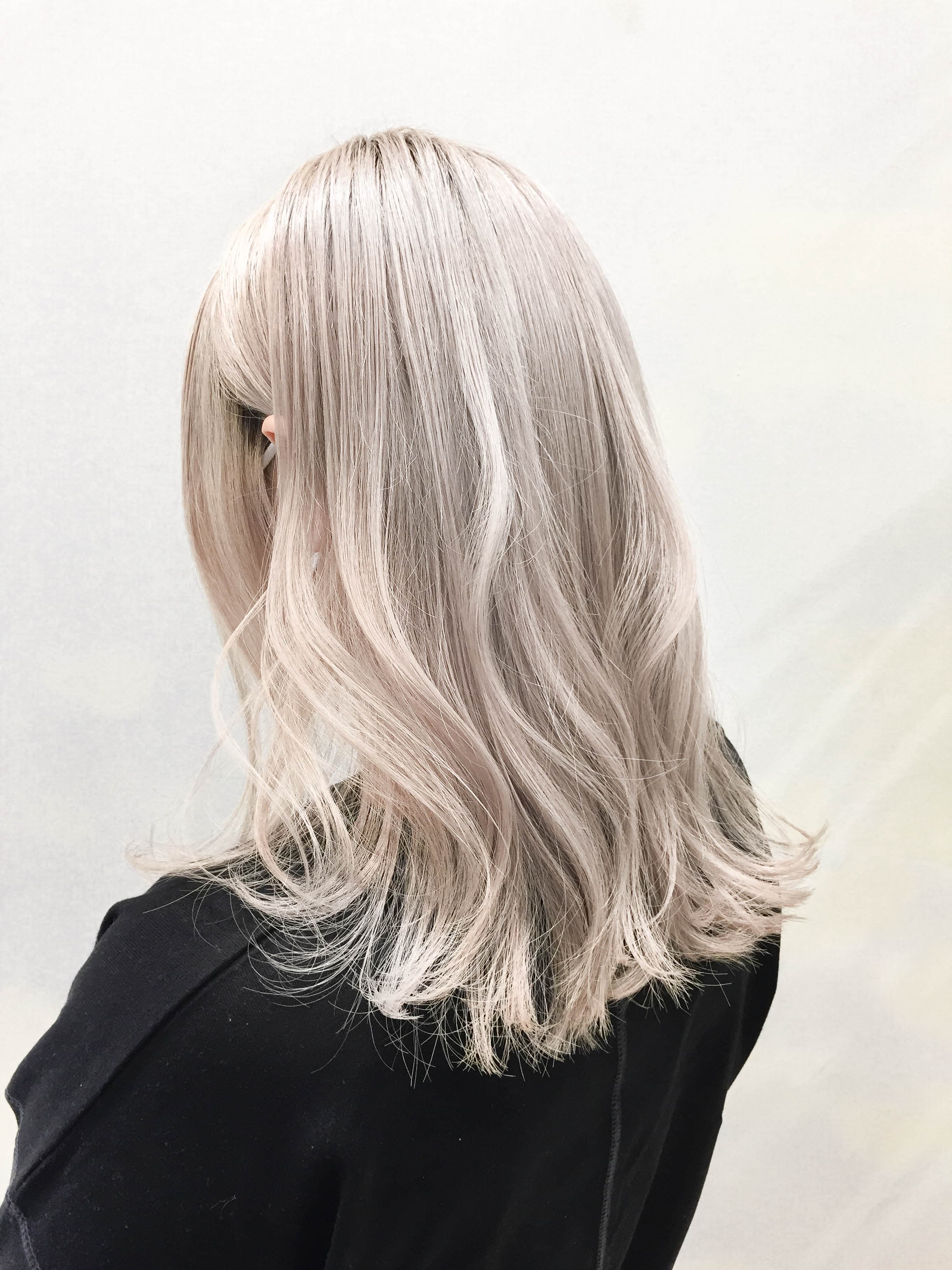 White Silver Bleach-On Color Medium