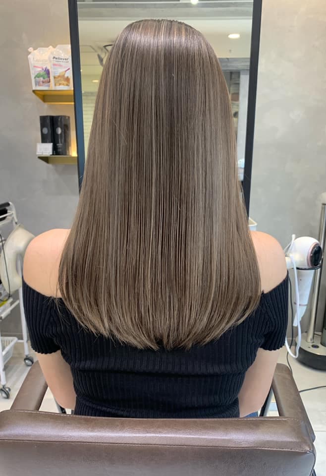 Layered Ash Greige Bob
