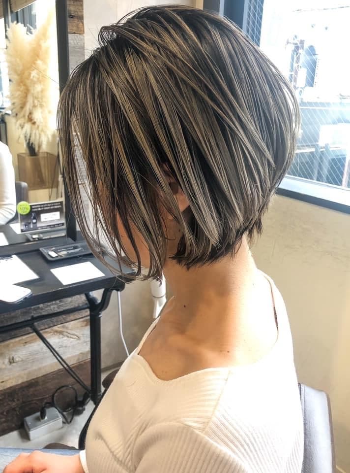 Highlight Greige Brown Short Bob